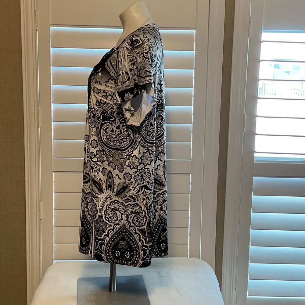 Apt. 9 Black and White Patterned Blouse - Picture 5 of 8